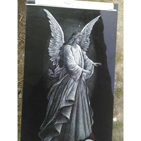 Gravírovaný anděl velikost cca 25 cm